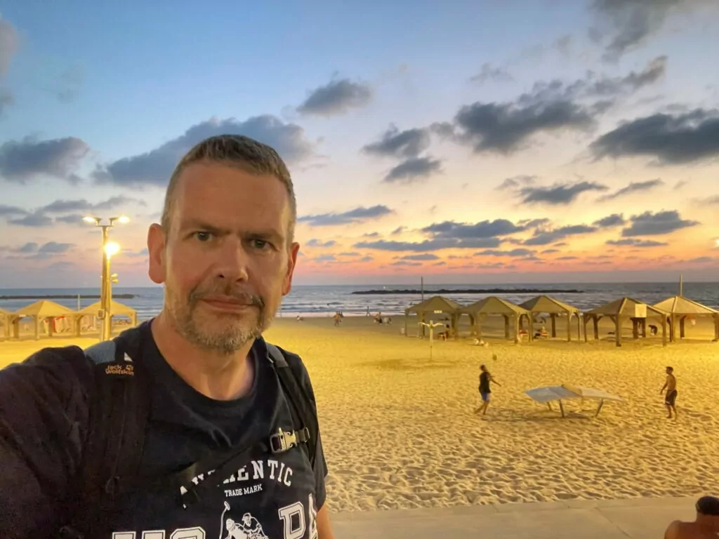 Monipuoliset ratkaisumme puolijohdeyritykselle vie tiimin Israeliin! 2 David Gawley Israelissa