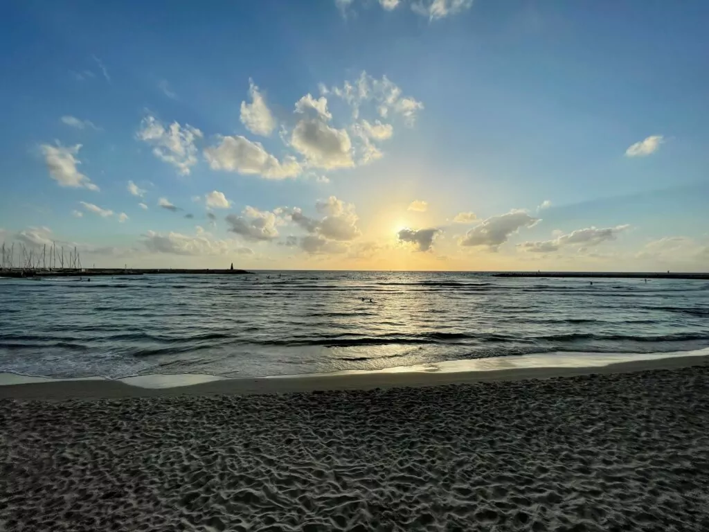 Monipuoliset ratkaisumme puolijohdeyritykselle vie tiimin Israeliin! 4 Israelin ranta